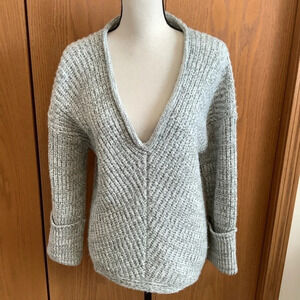 Rue Stiic Grey V-Neck Textured Sweater Sz-S